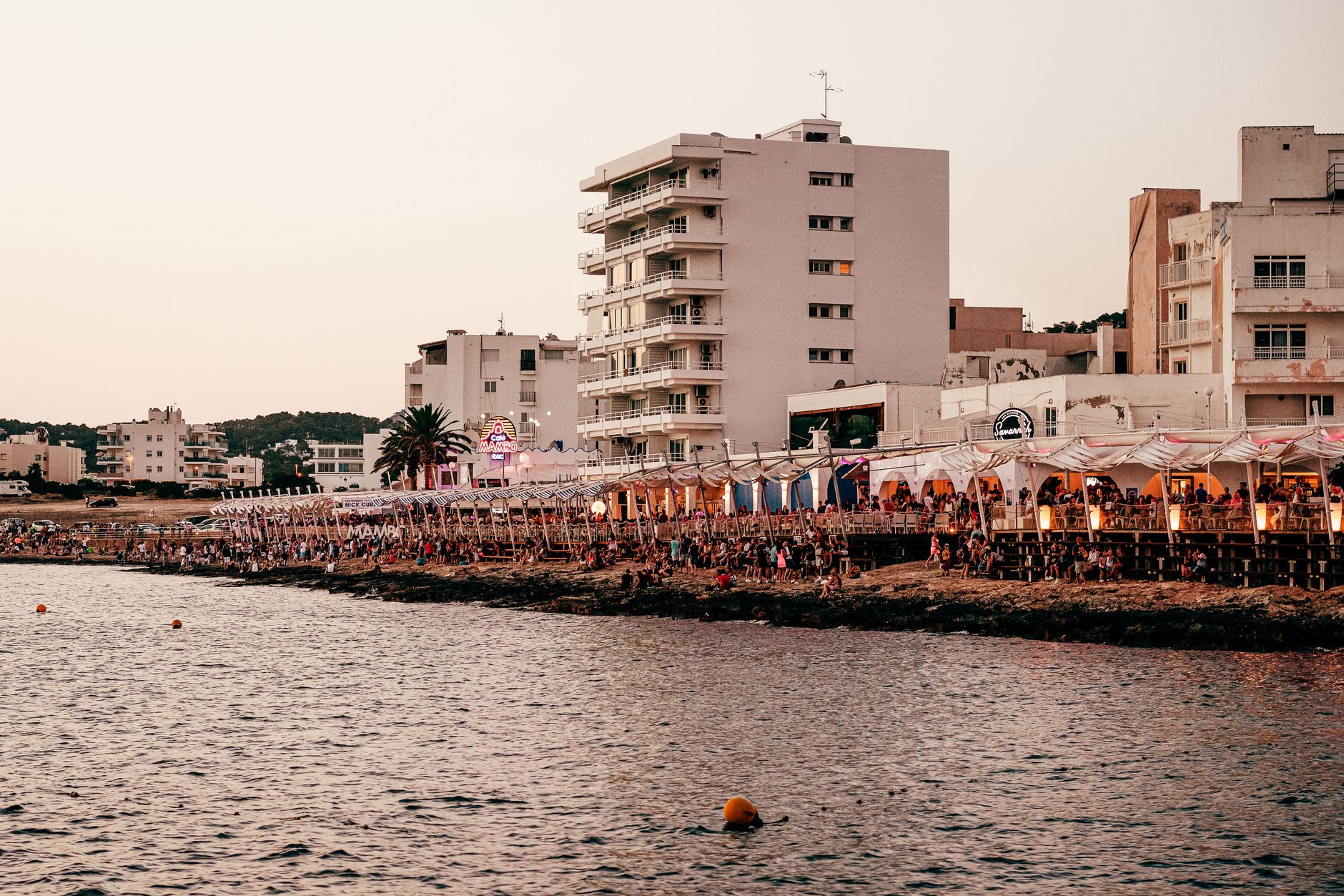 Médano Beach nightlife